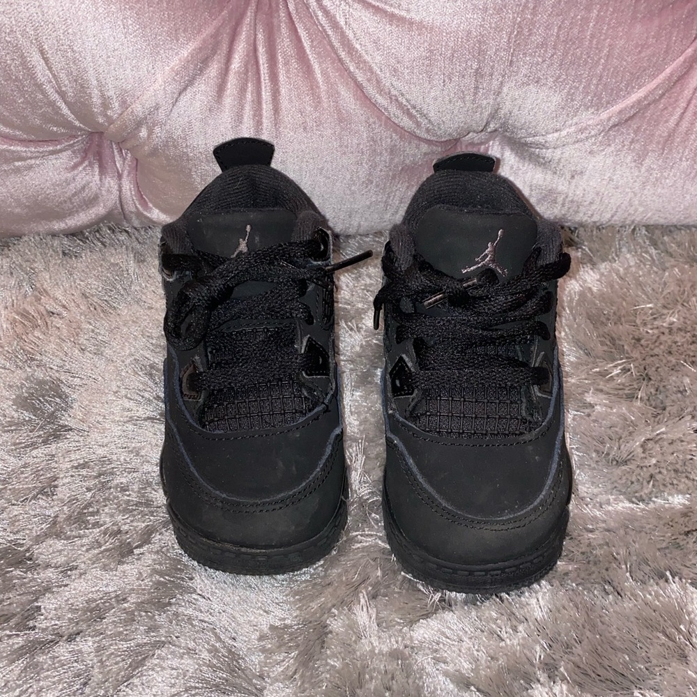 Jordan retro 4 black cat. Size 7 toddler. Excellent condition
